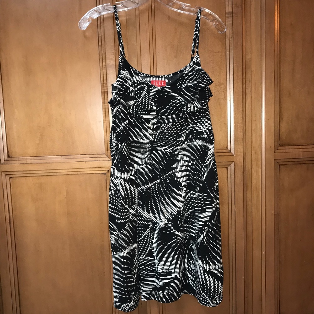 Elle dress in a great black and white pattern